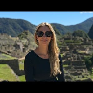 Meet your Posher, Laura